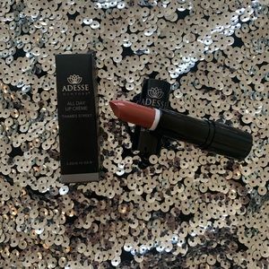 🌈2/30🌈ADESSE All Day Lip Crème in Thames Street